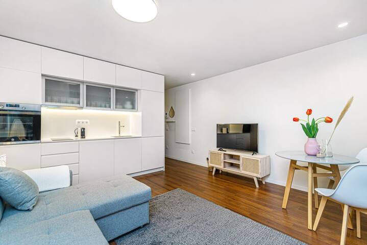 Bombarda Apartments II by Innkeeper gallery image 5