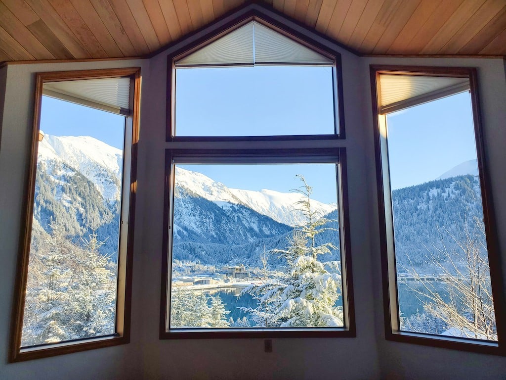 Breathtaking Ocean, Mountain & Juneau Views