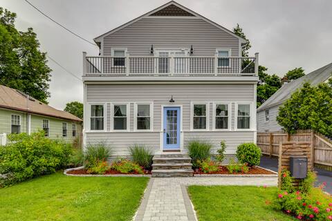 Renovated Barrington Cottage w/ Beach Access!