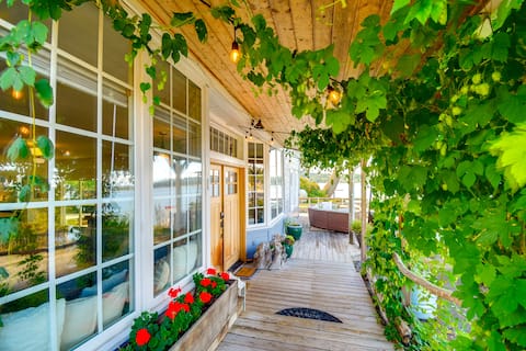 Gig Harbor House w/ Private Beach + Views!