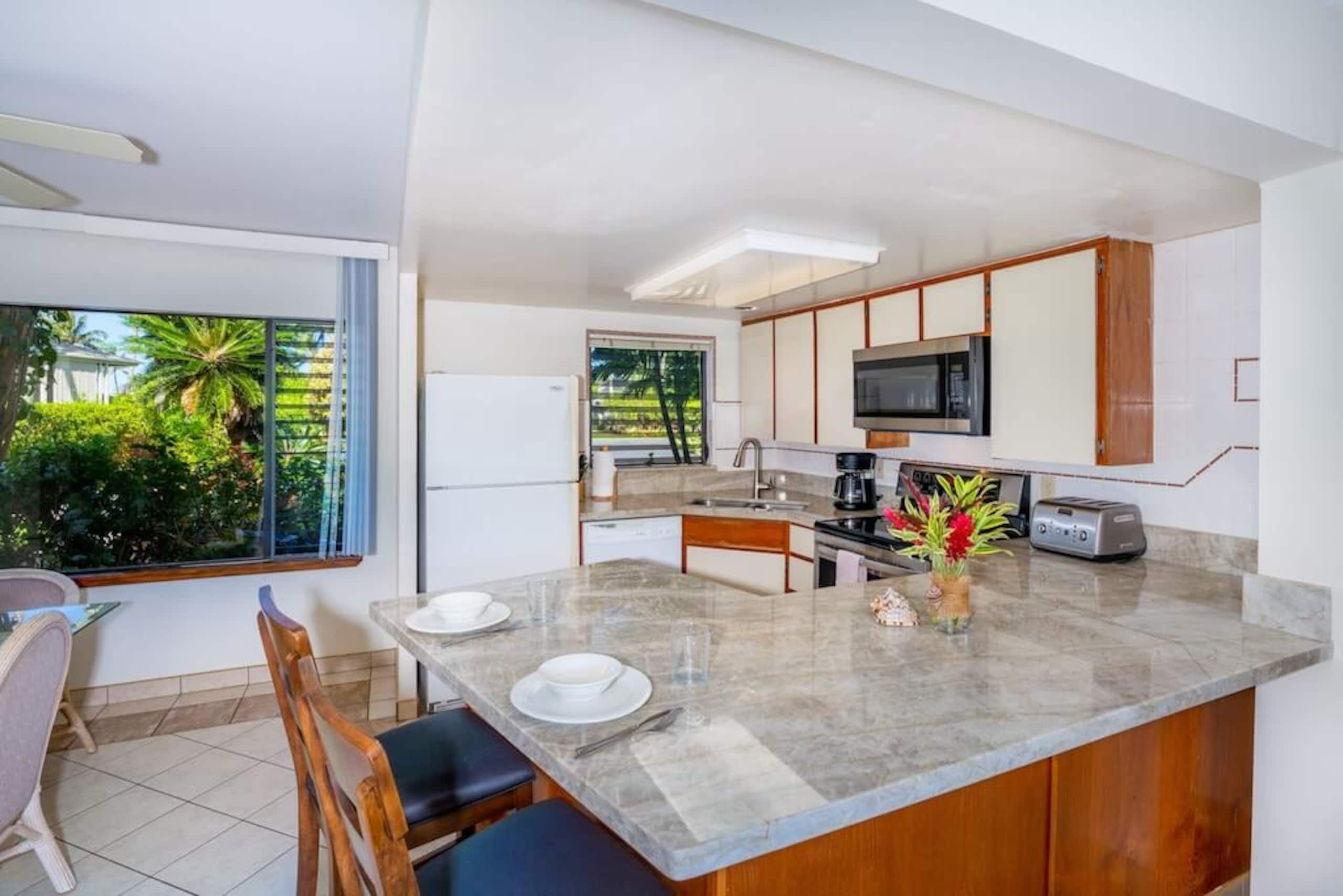 Condo in Princeville · ★4.79 · 2 bedrooms · 2 beds · 2 private baths - Image 7