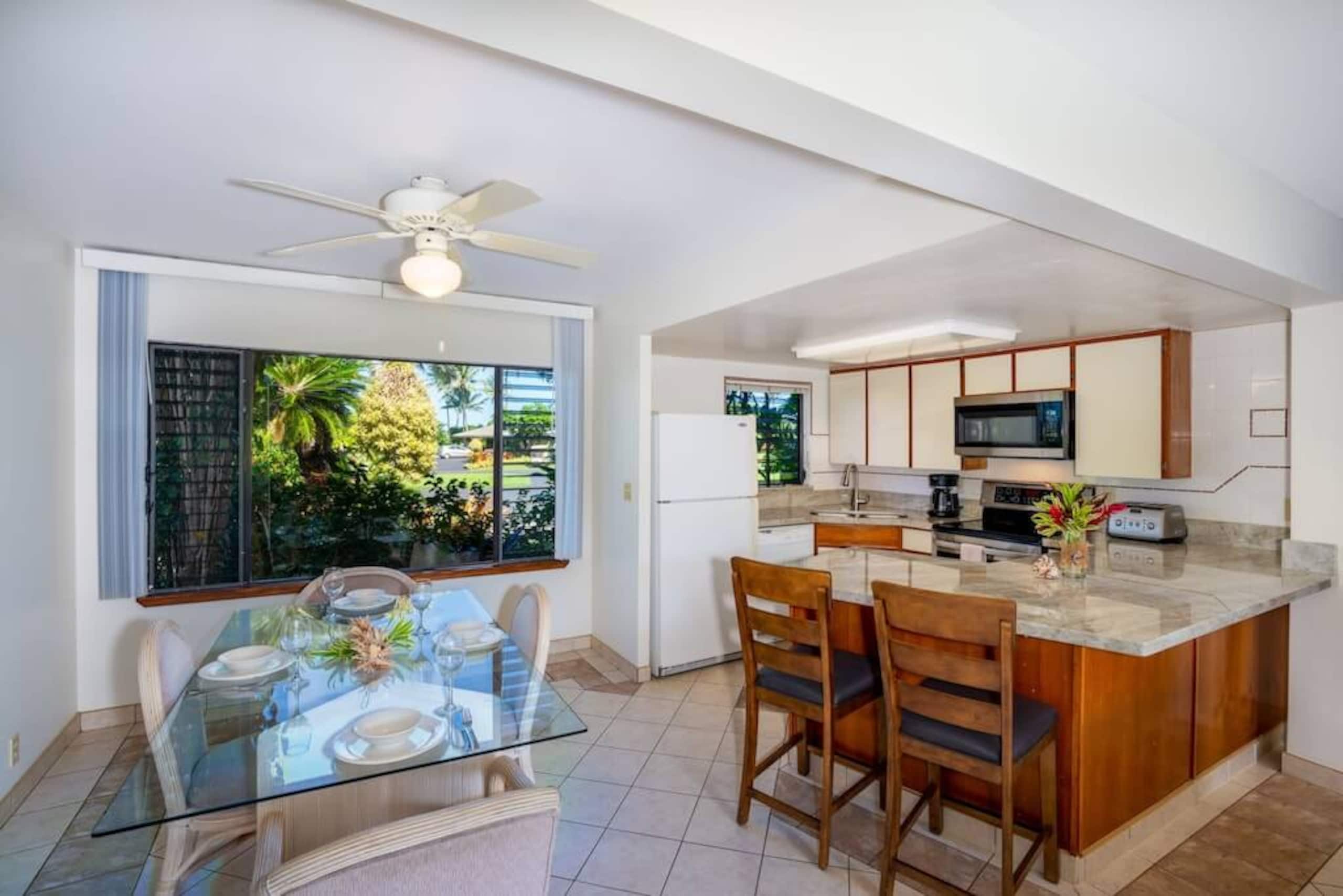 Condo in Princeville · ★4.79 · 2 bedrooms · 2 beds · 2 private baths - Image 8