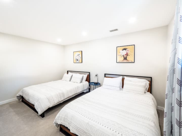 كوينز بمراتب من الإسفنج المرن.