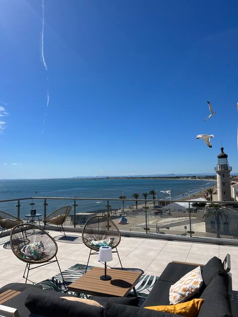 Le Phare du Grau – Exceptional duplex with rooftop, 100 m