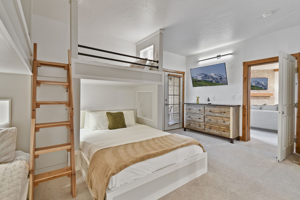 Awesome Bedroom set-up for Families
