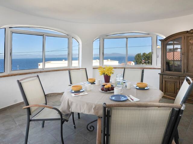 House with seaview up the hill of Montgo. gallery image 4