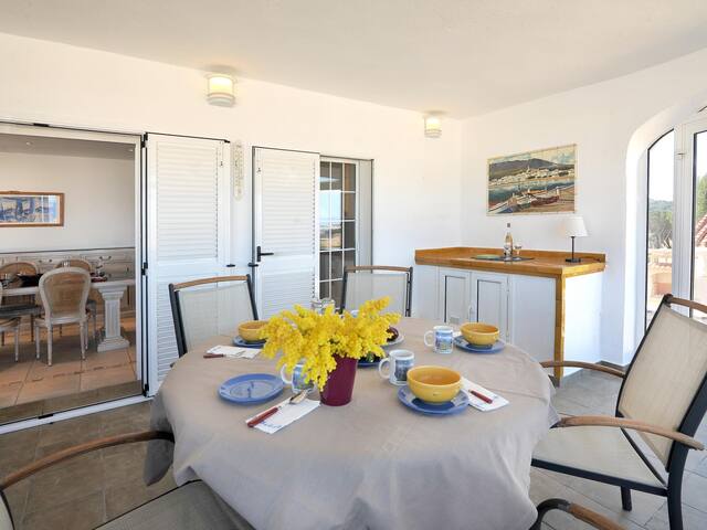 House with seaview up the hill of Montgo. gallery image 5