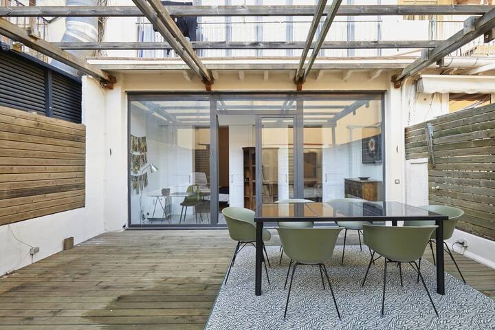 Classy 3BD – 2.5BTH with private patio in Eixample gallery image 3