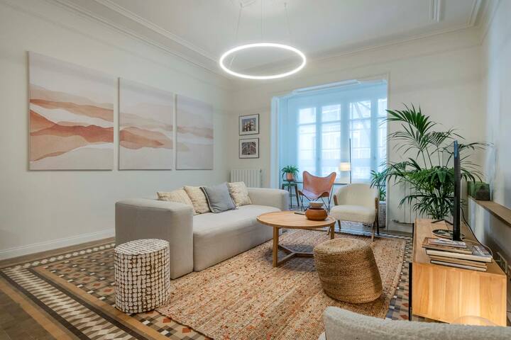 Amazing 5 bd 5 bathroom next to Plaza Catalunya gallery image 3