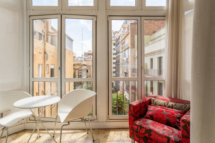 Paseo de Gracia | Classy 3bed 3bath apartment gallery image 2