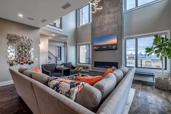 Nashville Vacation Rentals with a Hot Tub - Tennessee, United States
