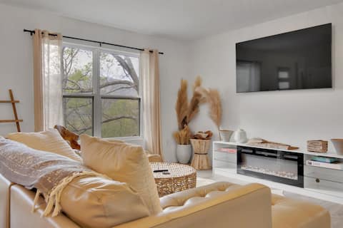 Modern Cabin Home with Mnt Views- near Asheville