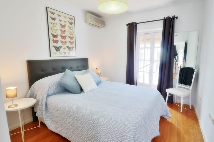 Bedroom with double bed