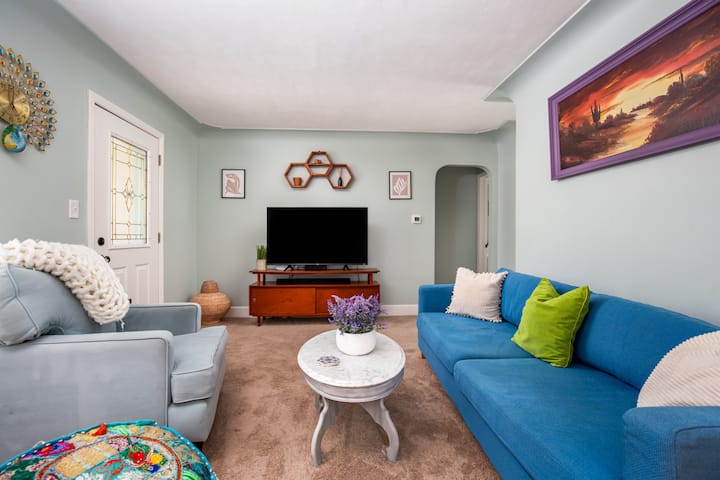 9 Mins To Gr-hot Tub-fire Pit-pingpong-foosball - Grand Rapids, MI