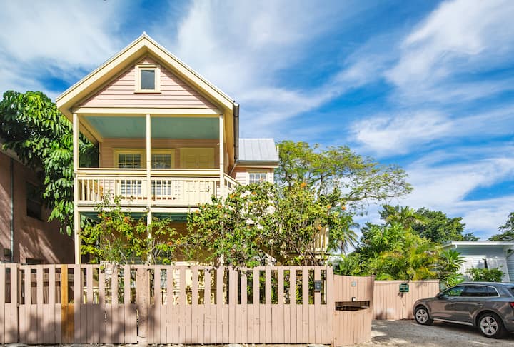 Poinciana Paradise ~ Casual Duplex 2 Blocks Duval - 基韋斯特