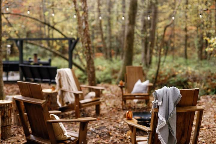 Dog-friendly Creekside Fall Retreat | Free Night! - Georgia