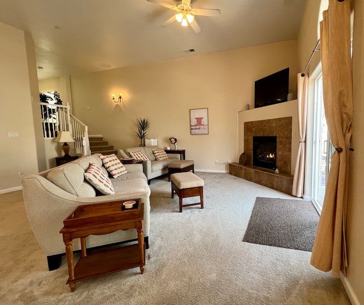 Marina Waterfront | Hot Tub + Private Dock + Kayak - Sparks, NV