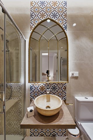 Plaza España VI calle San Bernardino 6BR 6BH gallery image 3