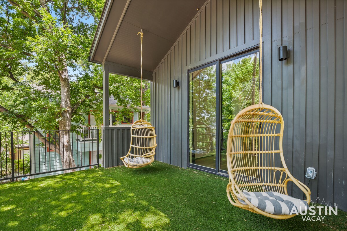 Super Stunning Back House w Terrace in East Chavez