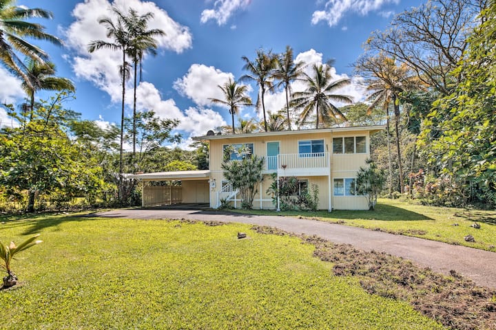 Sunny Pahoa Retreat: Snorkel, Hike & Shop!