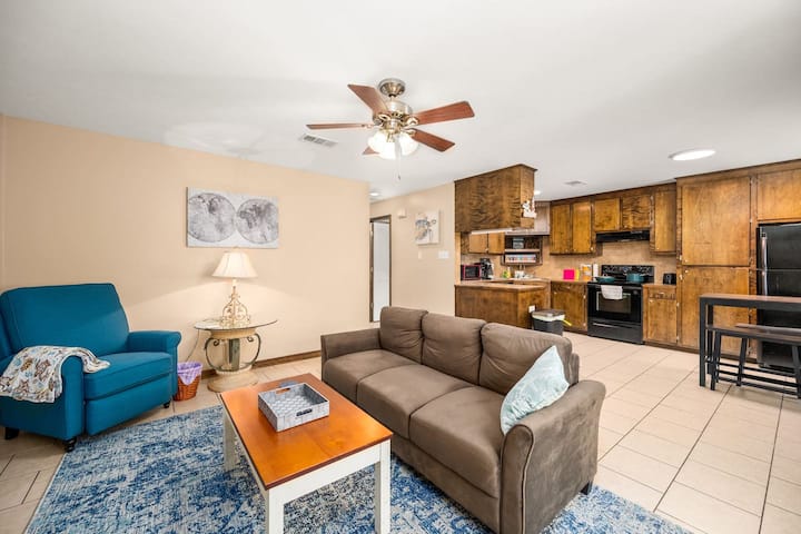 Quiet 2br K/q | Full Kitchen By Ponytail+spacious - Alexandria, LA