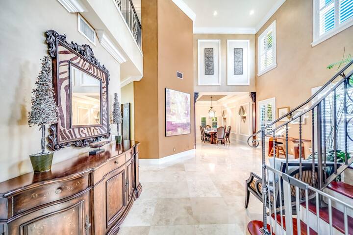 50% off 5BR Luxury Mins to Las Olas, Shops & Beach gallery image 2