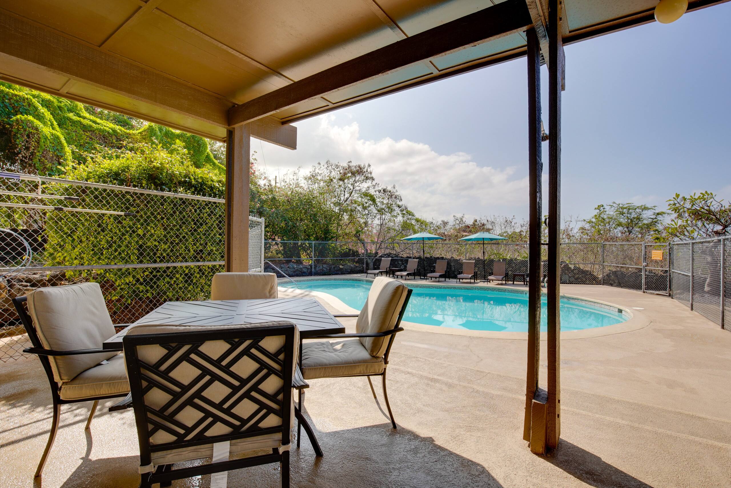 Condo in Kailua-Kona · ★4.56 · 2 bedrooms · 4 beds · 1.5 private baths - Image 28