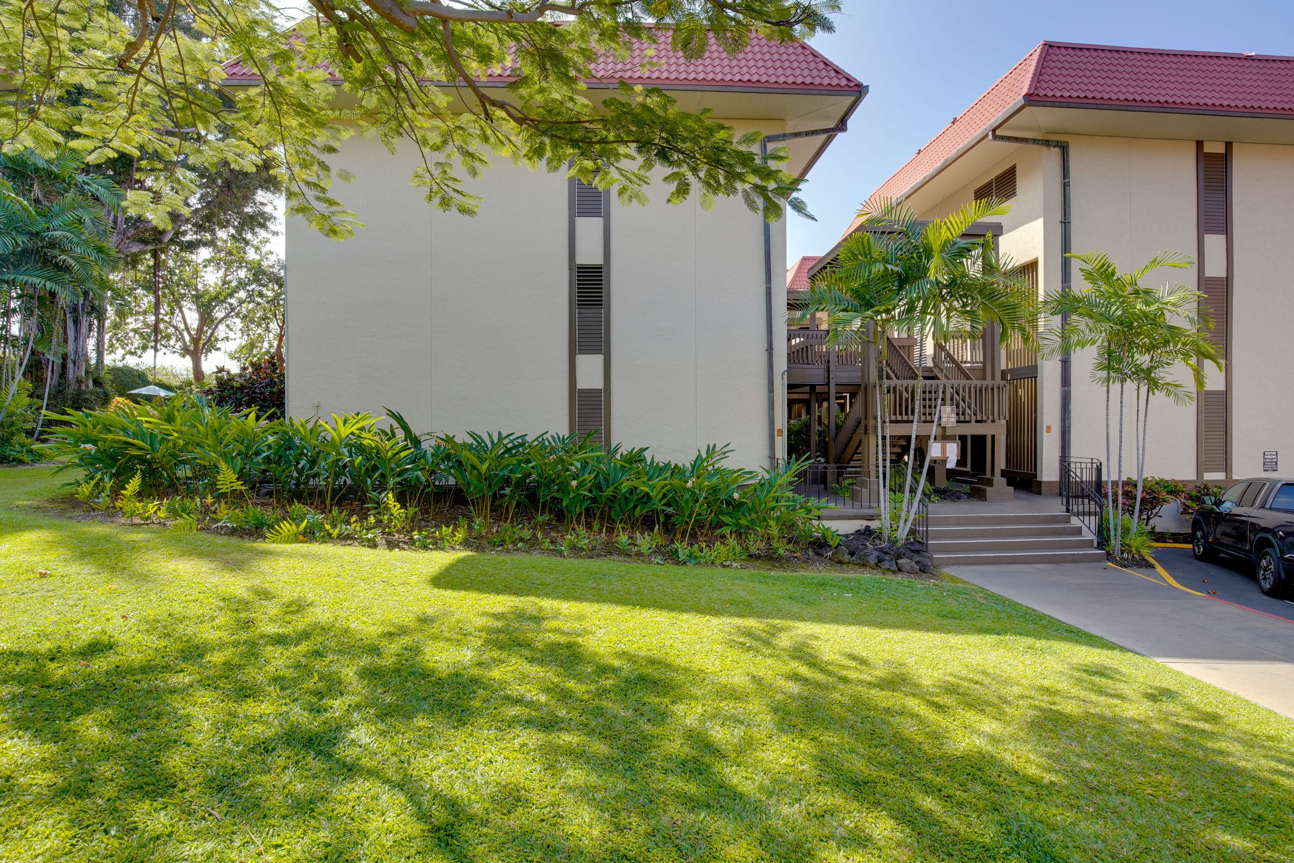 Condo in Kailua-Kona · ★4.56 · 2 bedrooms · 4 beds · 1.5 private baths - Image 26