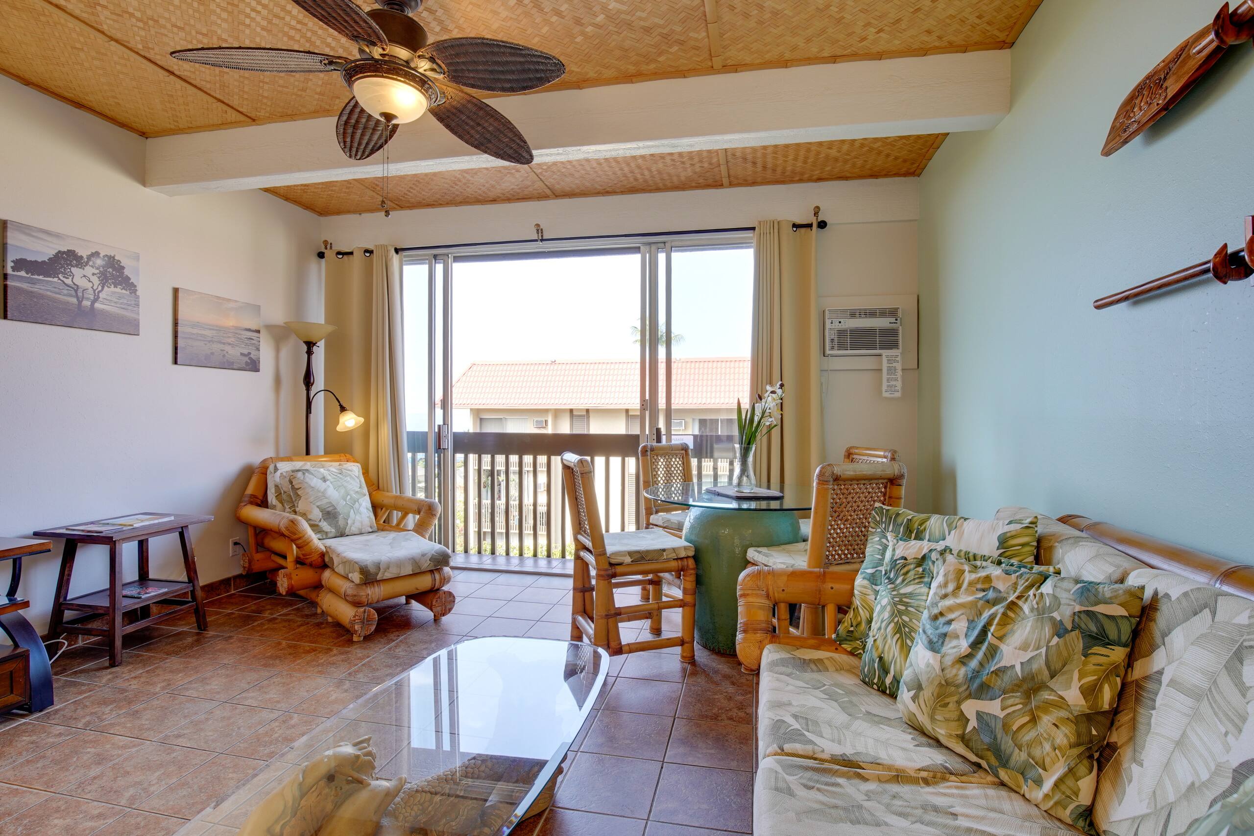 Condo in Kailua-Kona · ★4.56 · 2 bedrooms · 4 beds · 1.5 private baths - Image 5