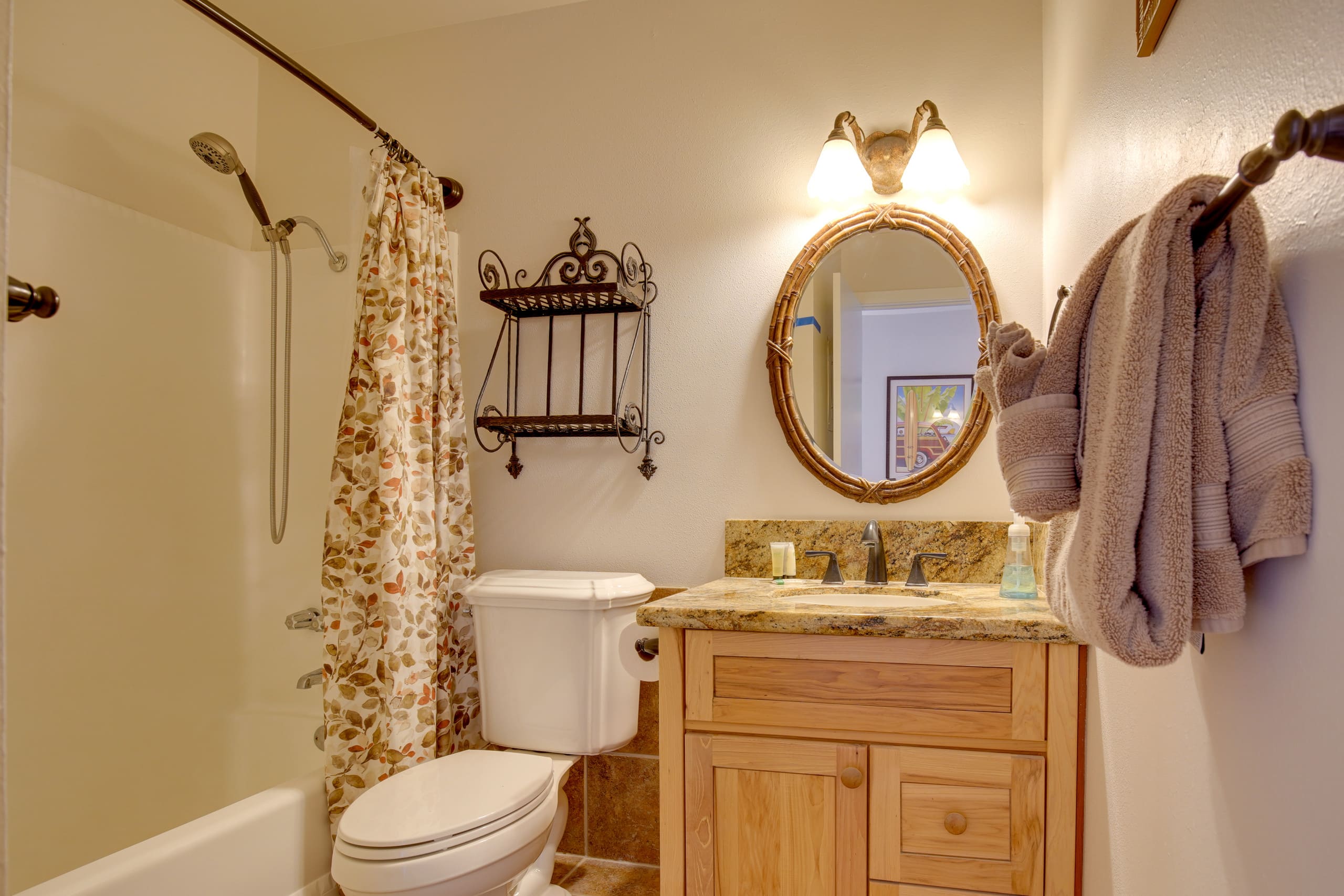 Condo in Kailua-Kona · ★4.56 · 2 bedrooms · 4 beds · 1.5 private baths - Image 20