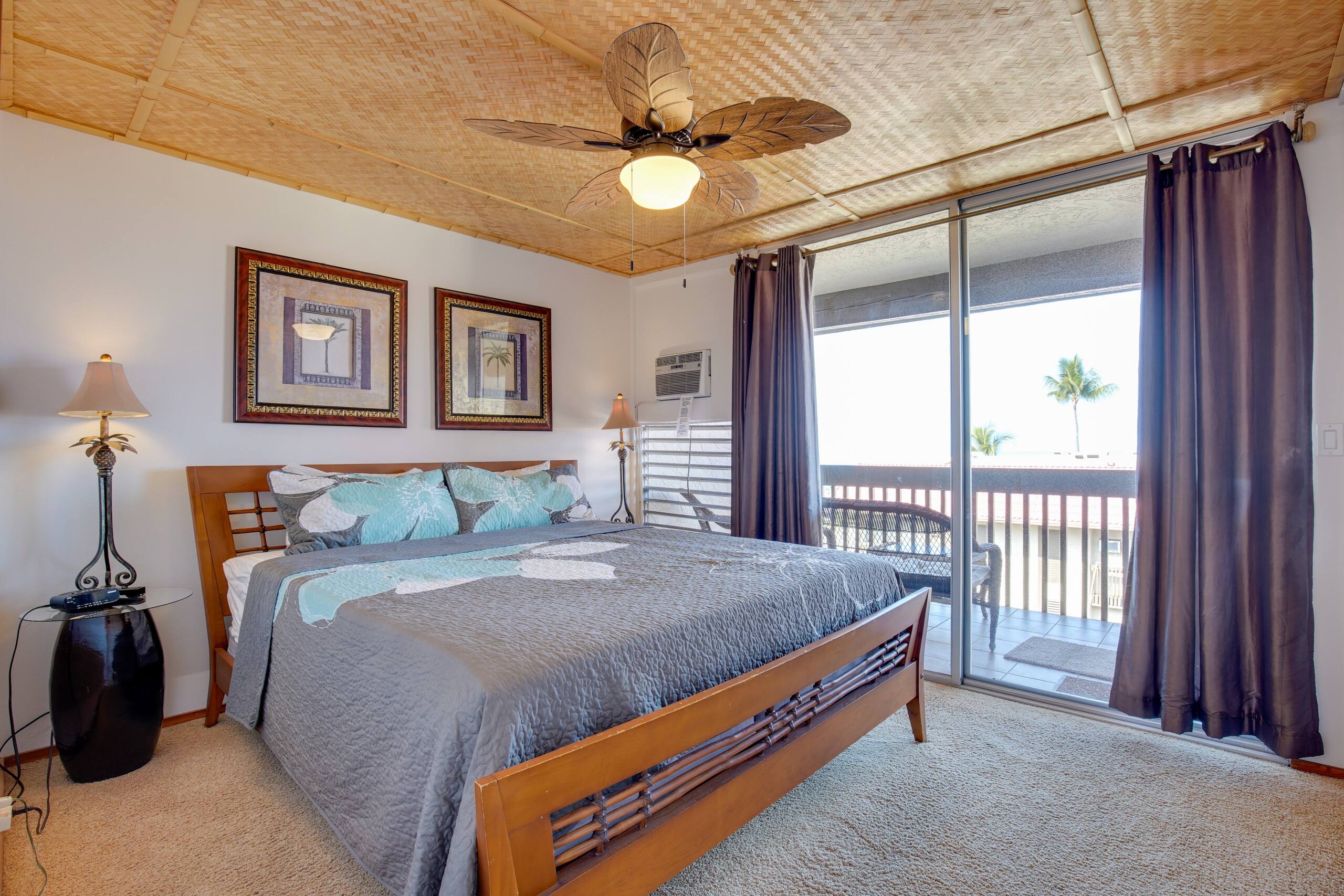 Condo in Kailua-Kona · ★4.56 · 2 bedrooms · 4 beds · 1.5 private baths - Image 13
