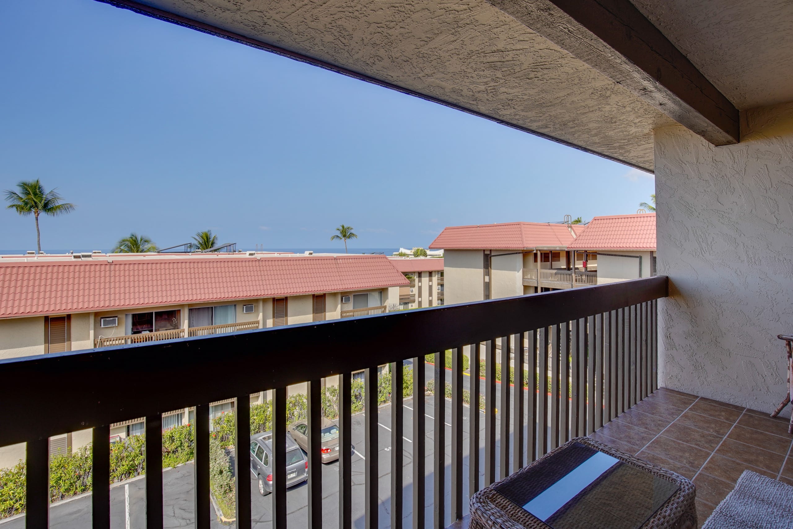 Condo in Kailua-Kona · ★4.56 · 2 bedrooms · 4 beds · 1.5 private baths - Image 18