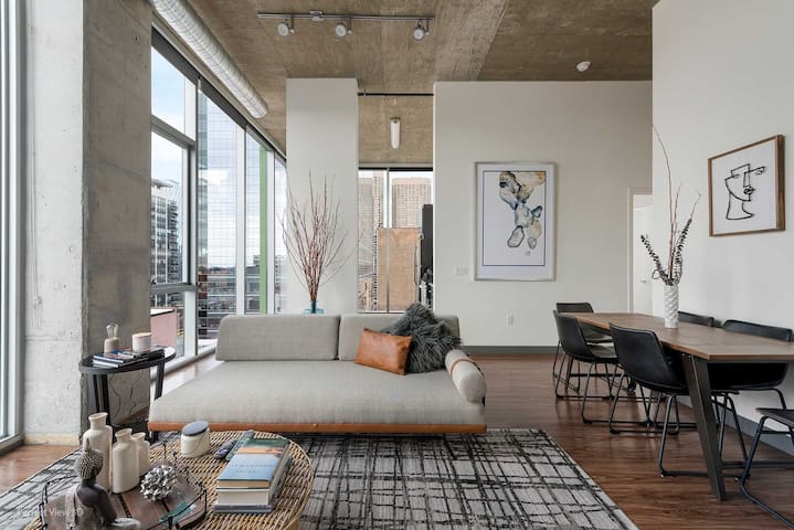 Top Floor Views + Central Comfort