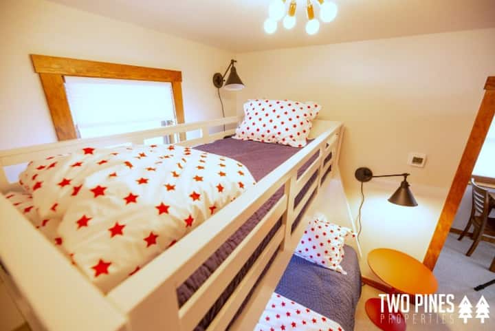Hlavná poschodová izba s poschodovou posteľou Twin over Full Bunkbed
