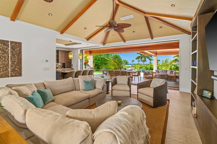 Maluhia Makai: Brand New Tropical Villa gallery image 3