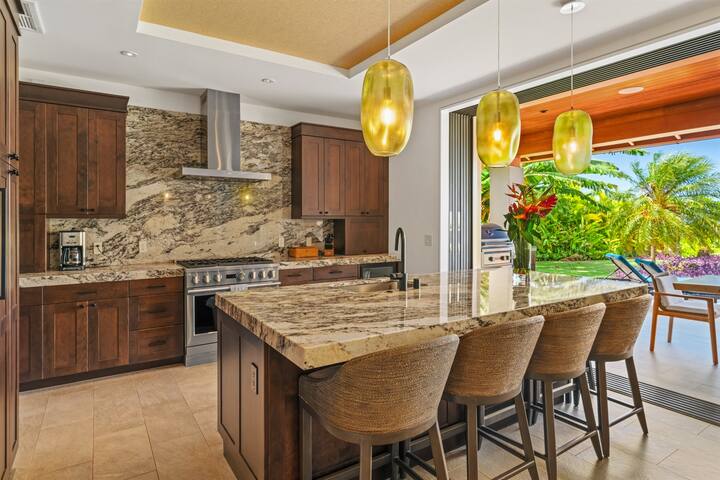 Maluhia Makai: Brand New Tropical Villa gallery image 5