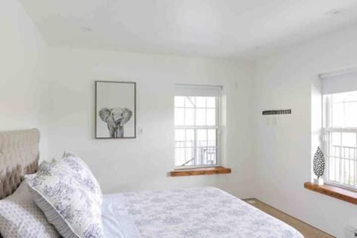 Dormitorio 2 (cama tamaño queen) en el primer piso