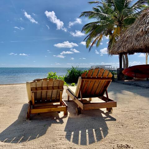 Two Luxury Villas, 9 Bedrooms, Sleeps 16, 2 Pools. gallery image 3