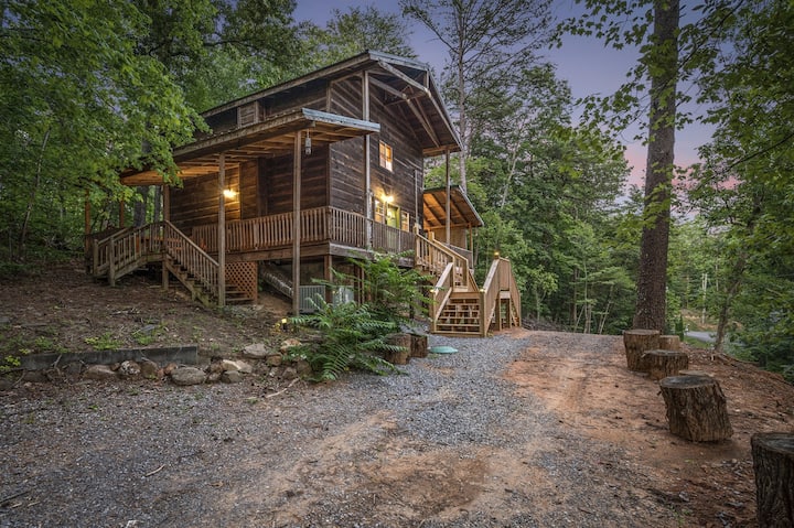 Hot Tub, 2 King Beds, 10 Min To The Parkway - Douglas Lake, TN