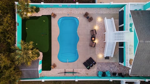 Ocean Views! Pool! 200 ft to Beach! Putting Green!