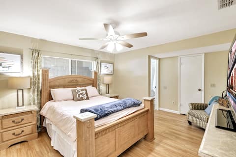 Cozy Getaway | Game Garage + Fenced Backyard +more