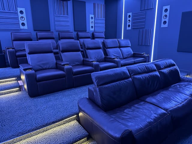 10min ATX & Lake | Theater | Sauna | Cold Plunge gallery image 3