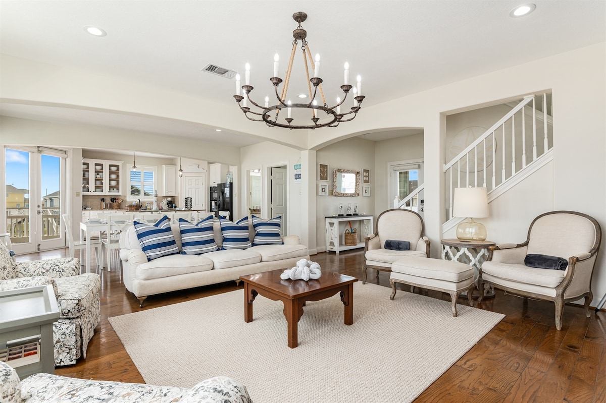 Successful Airbnb property: Crystal Beachscape - Beach, Pool, Patio, Arcade in Houston Suburbs
