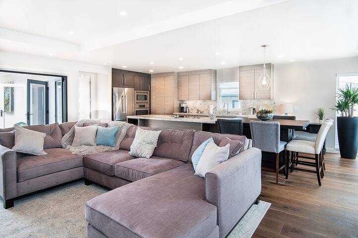 Remodeled La Jolla 3Bd Home Walk to Beach! gallery image 2