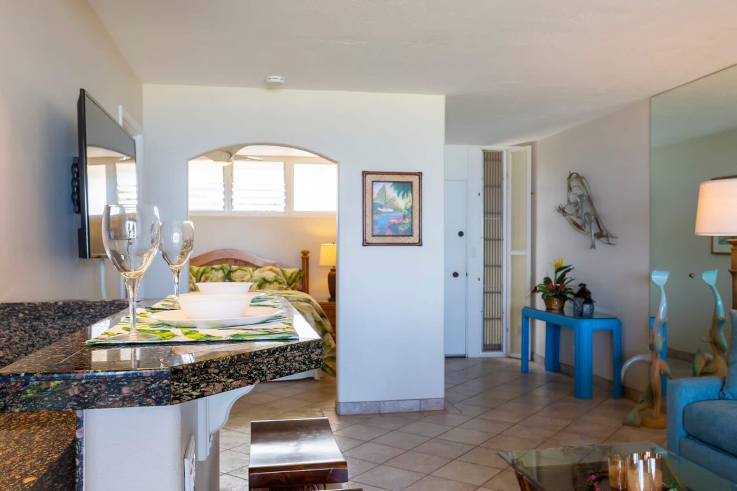 Condo in Lahaina · ★4.93 · 1 bedroom · 2 beds · 1 bath - Image 14