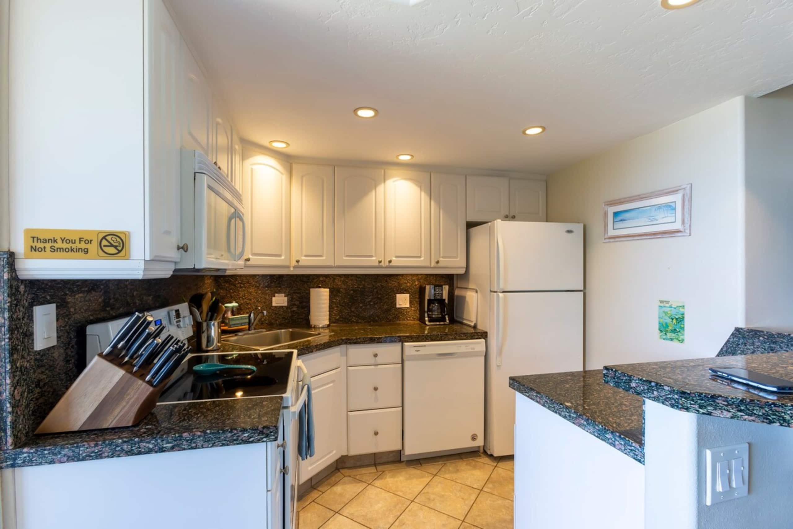 Condo in Lahaina · ★4.93 · 1 bedroom · 2 beds · 1 bath - Image 12