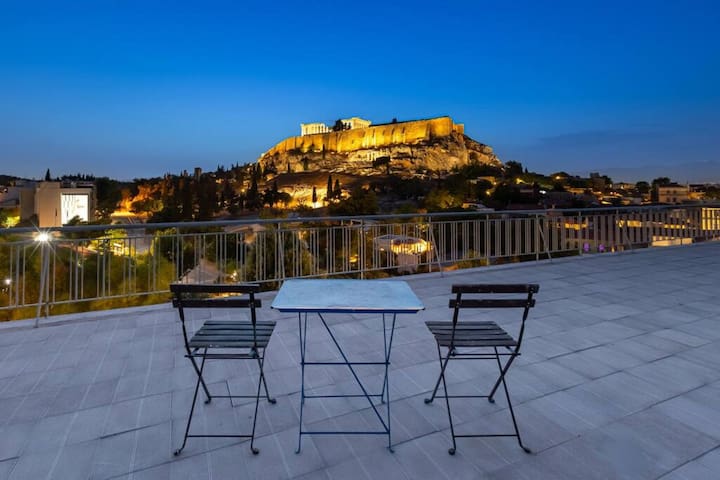 Acropolis Stylish 2BR Apartment – Center of Athens