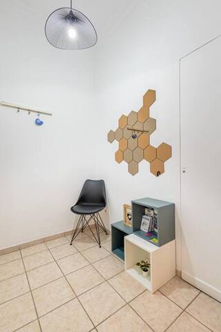 Acropolis Stylish 2BR Apartment – Center of Athens gallery image 3