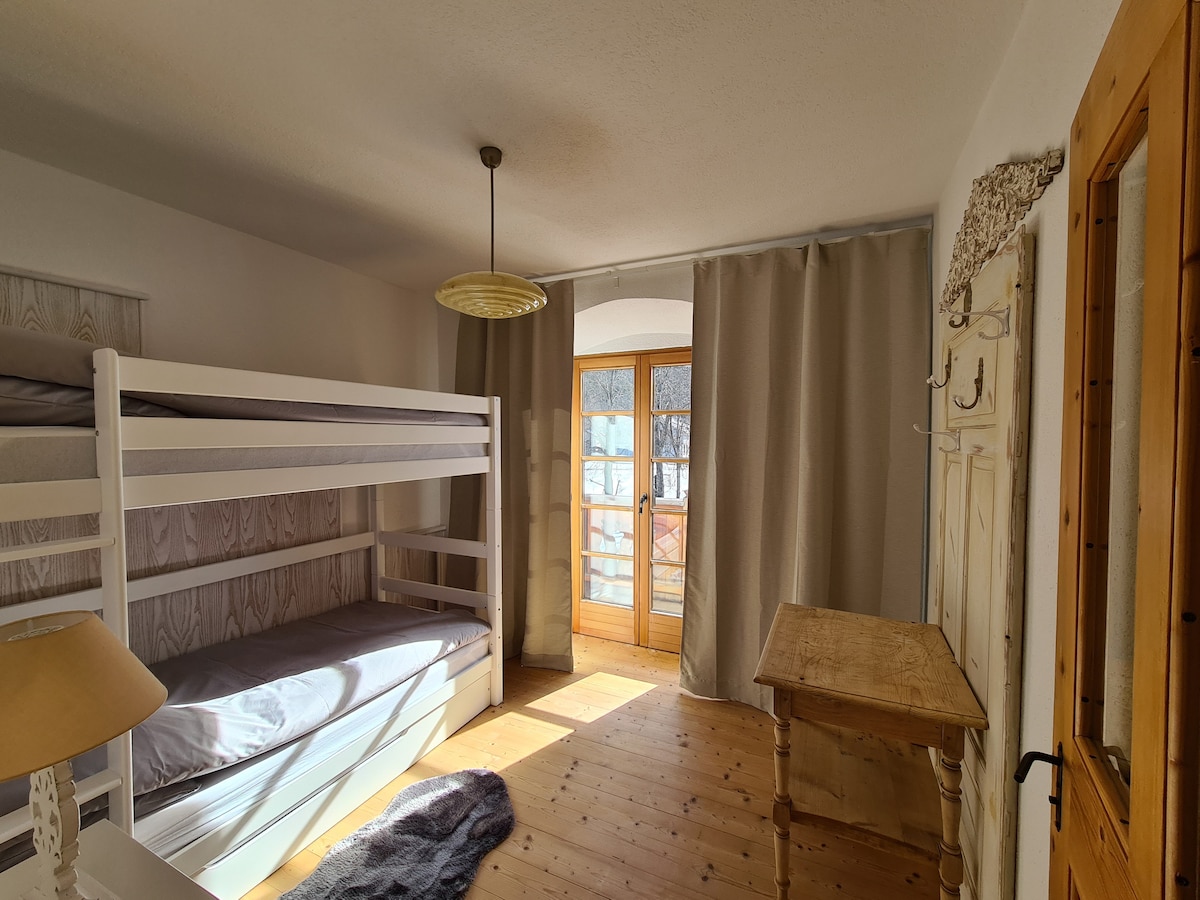 litet sovrum med balkong