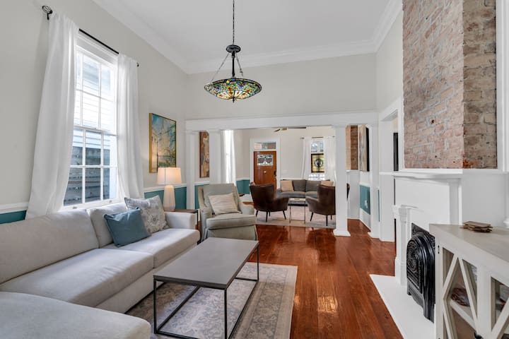 Arcade Game Room Marigny • FQ & Mardi Gras